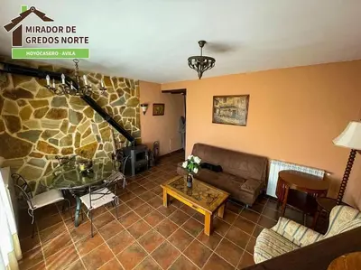 Zona de estar de Casa el Mirador de Gredos Norte