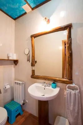 Un baño de El Robledillo