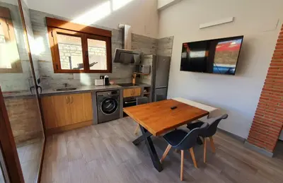 Una cocina o zona de cocina en Acogedora casa rural con piscina particular Barlow TR-CC-00426