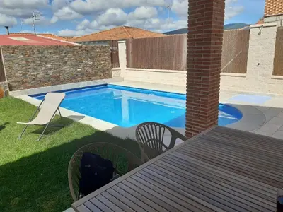 Piscina en o cerca de Acogedora casa rural con piscina particular Barlow TR-CC-00426