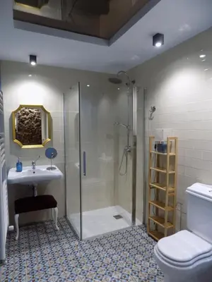 Un baño de Apartamentos Suite Puerta del Jerte