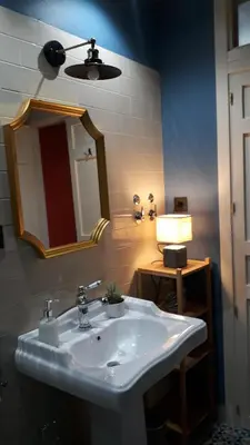 Un baño de Apartamentos Suite Puerta del Jerte