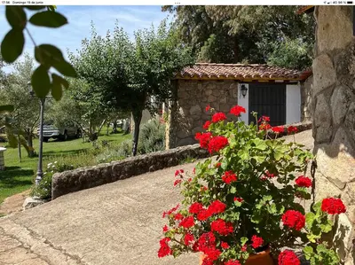 Jardín al aire libre en FINCA VERGEL Alojamiento con encanto habitaciones con baño