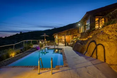 Piscina en o cerca de Cerrás Agroturismo