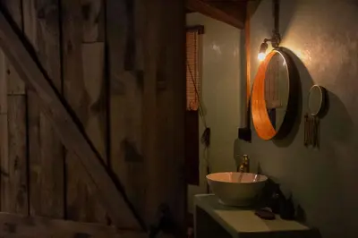Un baño de RAICES Casa Rural