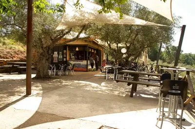 Un restaurante o sitio para comer en RAICES Casa Rural