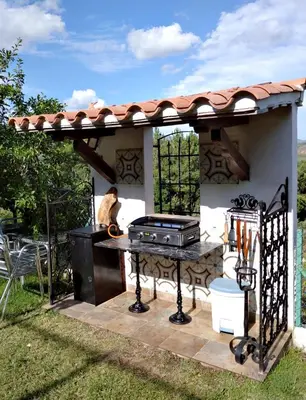 Jardín al aire libre en Casa Rural El Mirador de Acebo, 4 estrellas, piscina, SPA