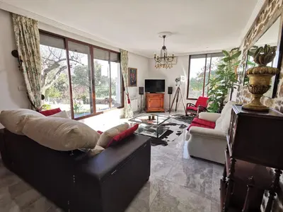 Una televisión o centro de entretenimiento en Casa Rural El Mirador de Acebo, 4 estrellas, piscina, SPA