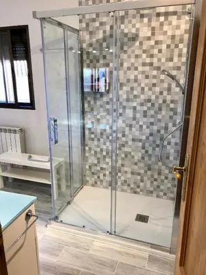 Un baño de Casa en el corazón de Gredos, amplia y agradable.