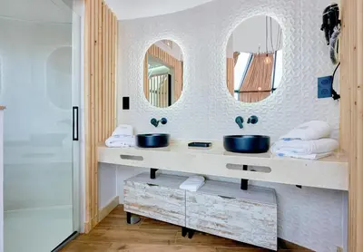 Un baño de Glamping El Regajo Valle del Jerte
