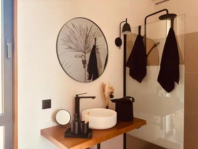 Plano de Villa de Diseño con Piscina Privada