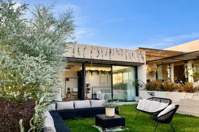 Zona de estar de Villa de Diseño con Piscina Privada