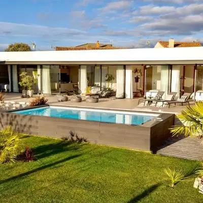Villa de Diseño con Piscina Privada