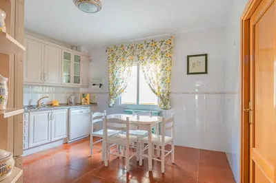 Una cocina o zona de cocina en Casa Rural La Nava del Concejo