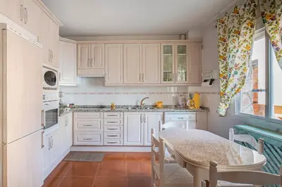 Una cocina o zona de cocina en Casa Rural La Nava del Concejo