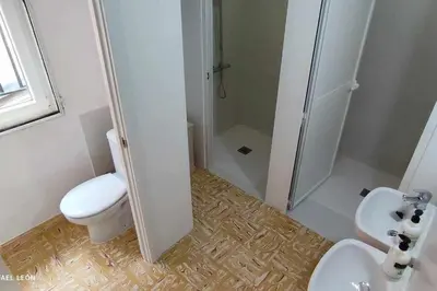 Un baño de La casa amarilla Candeleda
