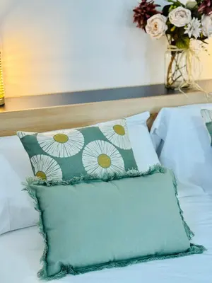 Cama o camas de una habitación en ALAUDAE Apartamentos Parking Gratis