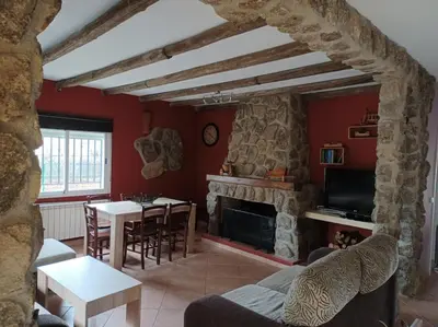 Zona de estar de Chalet independiente con amplio jardín y barbacoa AT - CC-00678