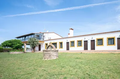 Jardín al aire libre en Casa Rural La Sierra de Monfragüe
