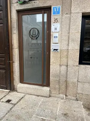 Certificado, premio, señal o documento que está expuesto en Apartamentos El Patio, Plaza Mayor Trujillo