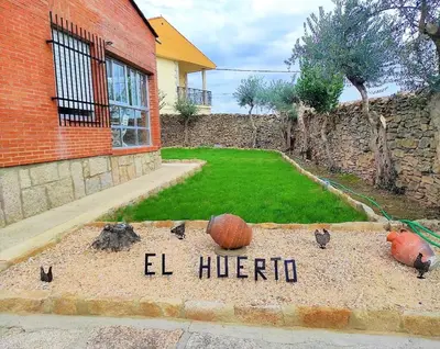 Jardín al aire libre en Casa Rural EL HUERTO con Jardín