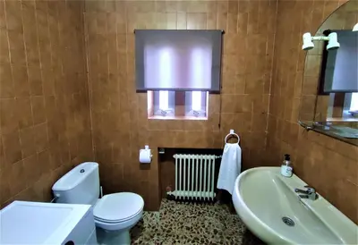 Un baño de Casa Rural EL HUERTO con Jardín