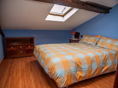 Cama o camas de una habitación en Auténtica buhardilla en el centro de Béjar