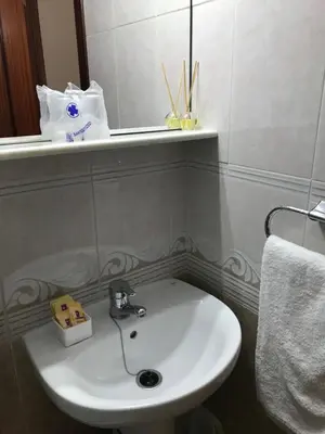 Un baño de Hostal Argentina EN CACERES
