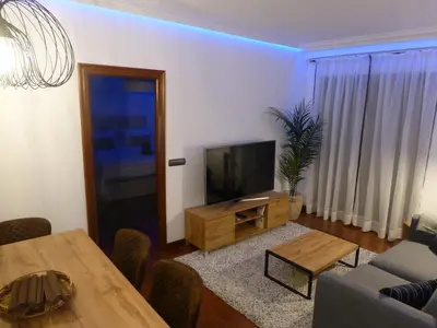 Una televisión o centro de entretenimiento en Gran Via, céntrico, aire acondicionado