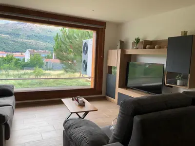 Una televisión o centro de entretenimiento en El Mirador de Gredos 1