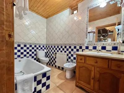 Un baño de Casa La Colmena Ávila