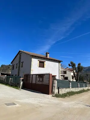 Edificio en el que se encuentra la casa o chalet