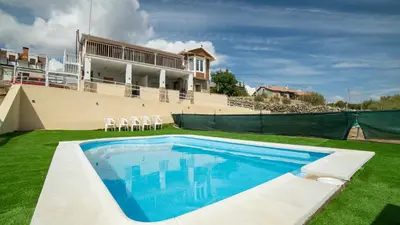 Piscina en o cerca de Villa de Gredos