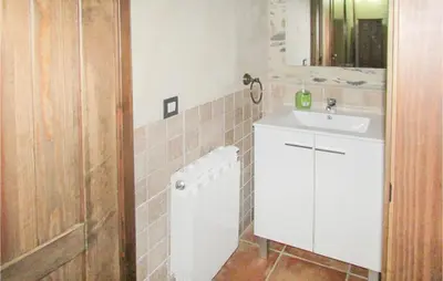 Plano de Awesome Home In Aldeanue De La Sierra
