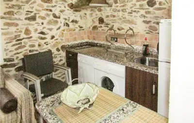 Plano de Awesome Home In Aldeanue De La Sierra