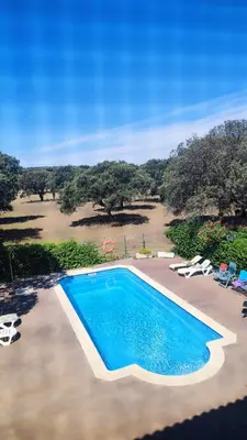 Piscina en o cerca de Casa rural Suerte de los Mozos