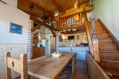 Una cocina o zona de cocina en Casa rural Los Cántaros. Zarapicos