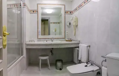 Un baño de Palacio de los Velada