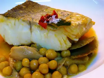 Comida en o cerca de este hotel