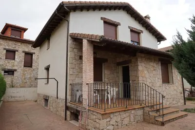 Edificio en el que se encuentra el chalet de montaña