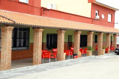 Edificio en el que se encuentra el hostal o pensión