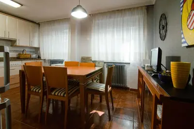 Una cocina o zona de cocina en Vut. GALERIA DEL OESTE
