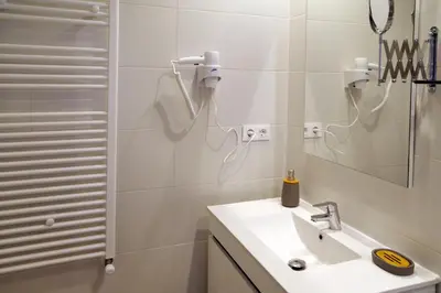 Un baño de vallespin 43 parking, wifi