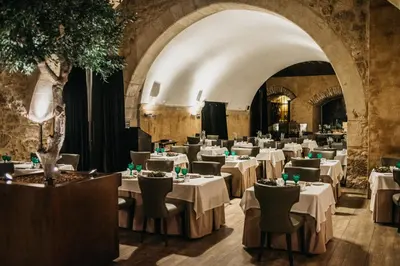 Un restaurante o sitio para comer en Hospes Palacio de San Esteban, a Member of Design Hotels