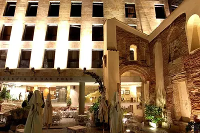 Un restaurante o sitio para comer en Hotel San Polo