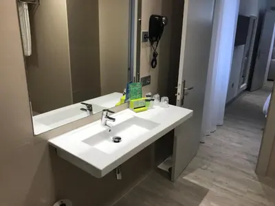 Un baño de Silken Rona Dalba