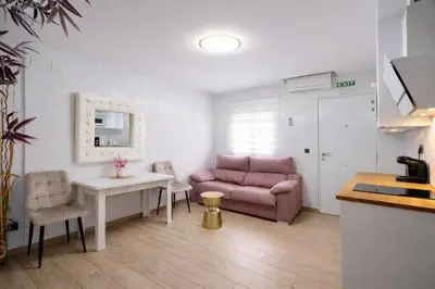 Una cocina o zona de cocina en Apartamentos De la Haya & Suite con Jacuzzi, junto al Teatro Romano
