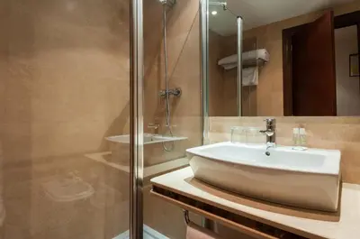 Un baño de Hotel Alcántara
