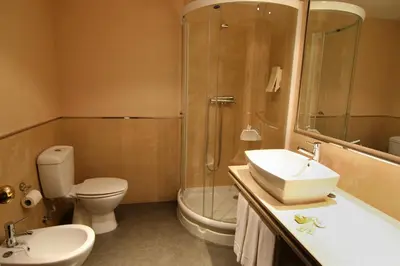 Un baño de Hotel Alcántara