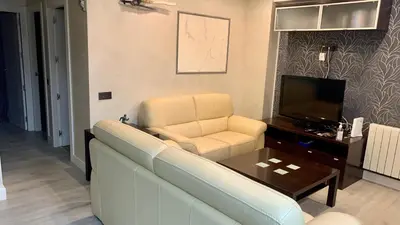 Una televisión o centro de entretenimiento en Cembe